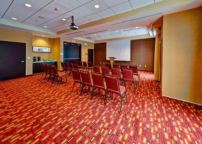 Courtyard By Marriott Westbury Long Island