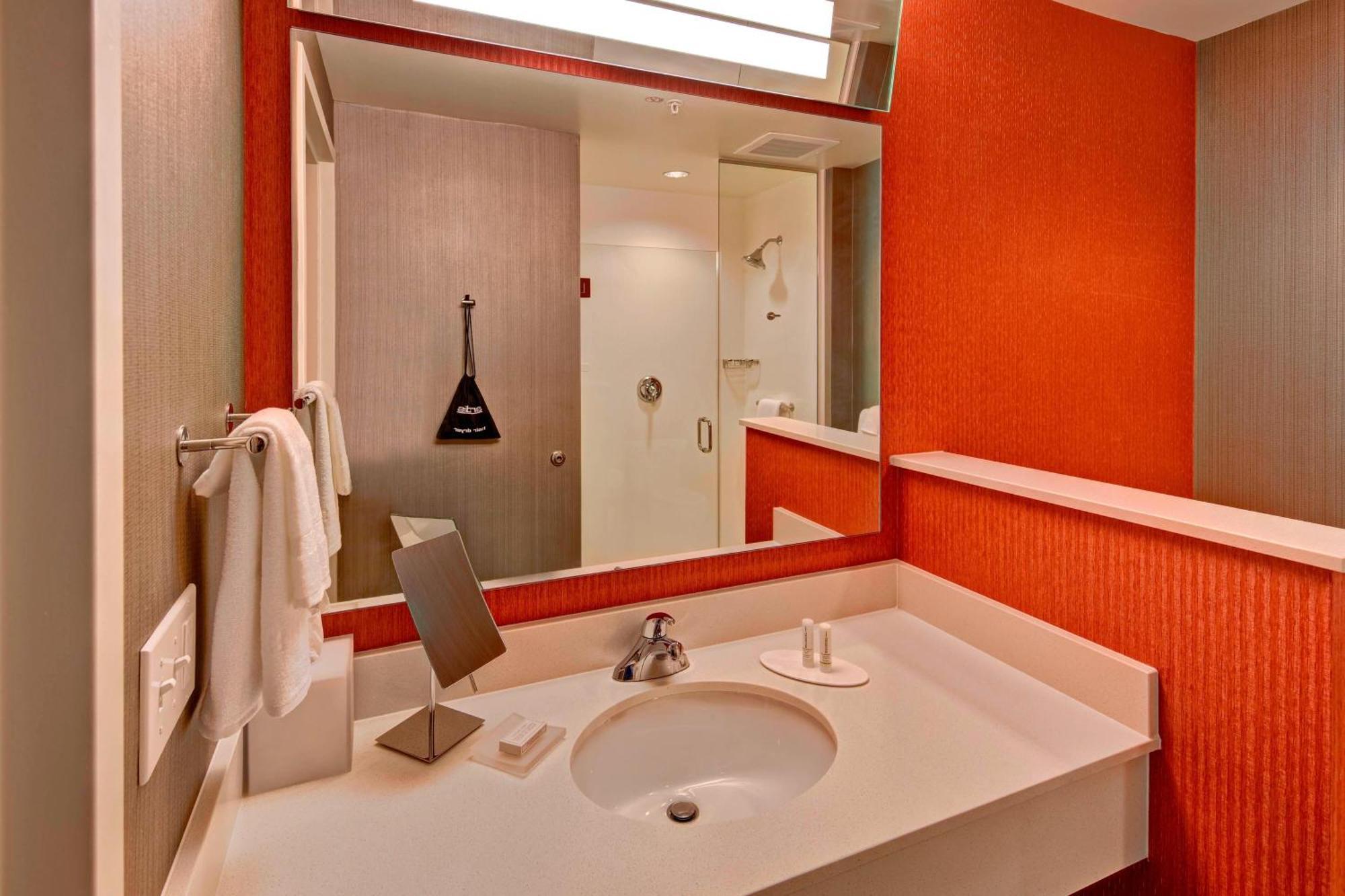 Hotel Courtyard By Marriott Long Island