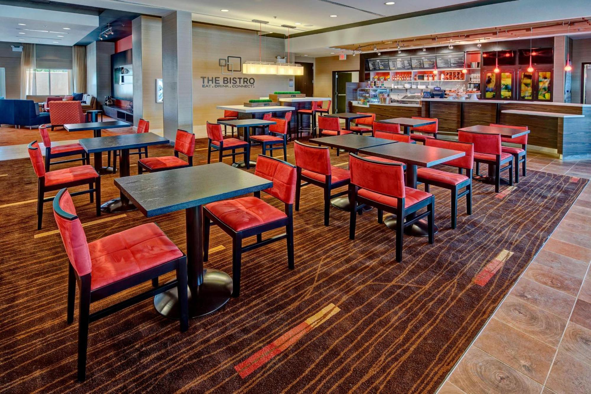 Courtyard By Marriott Long Island Hotel Westbury