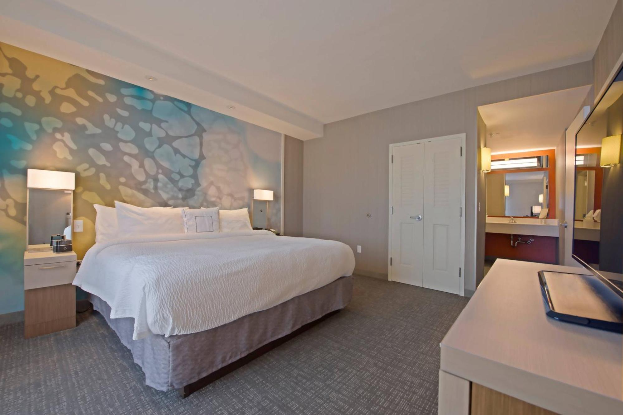 Courtyard By Marriott Long Island 3*