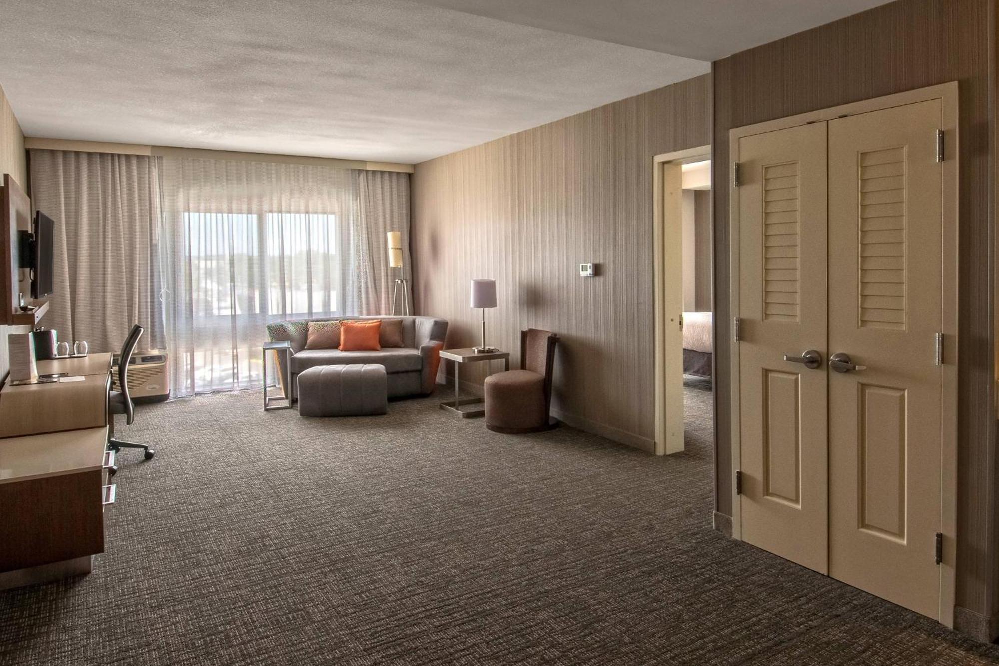Hotel Courtyard By Marriott Long Island