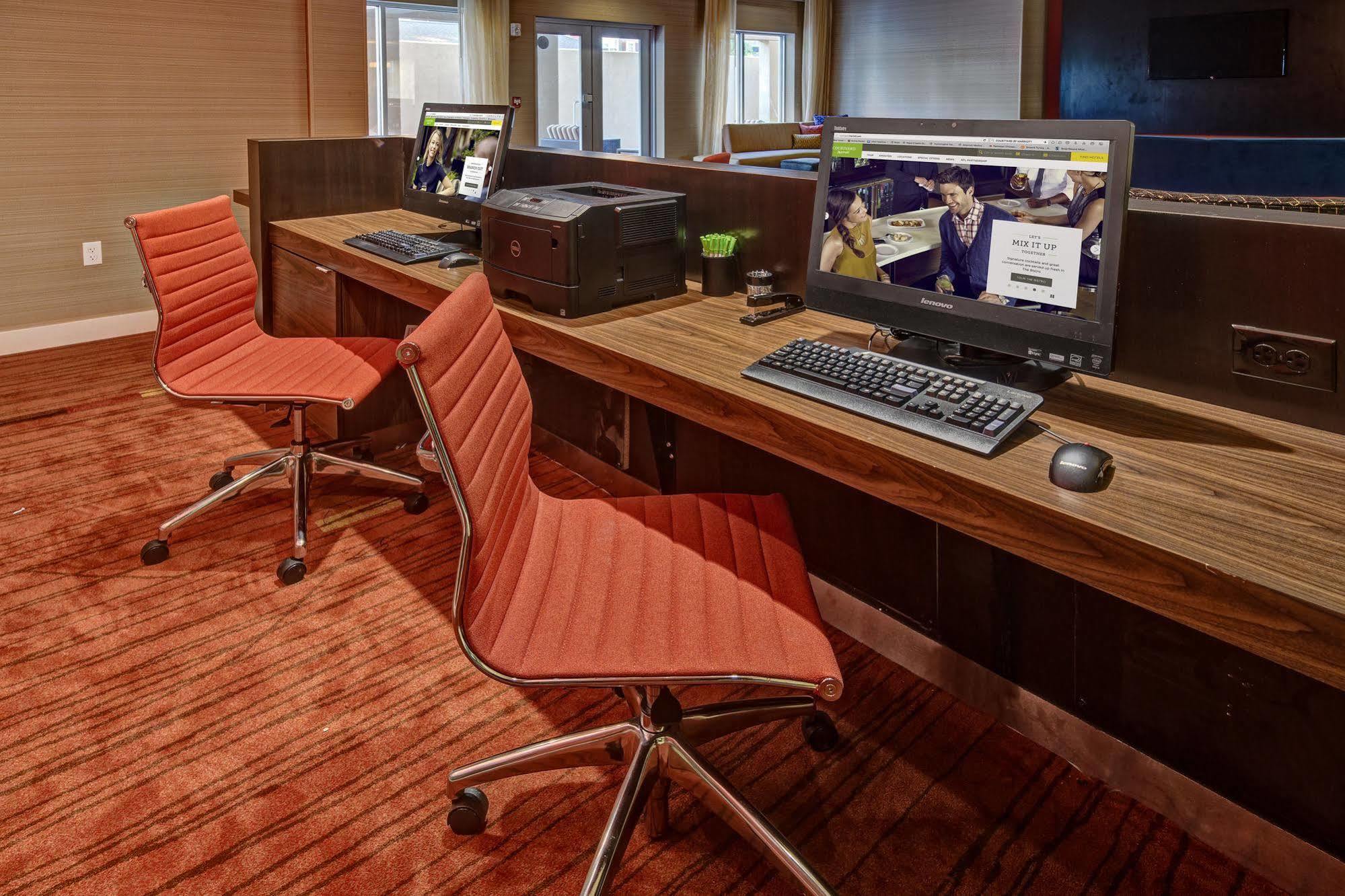 Courtyard By Marriott Long Island Hotel 3*