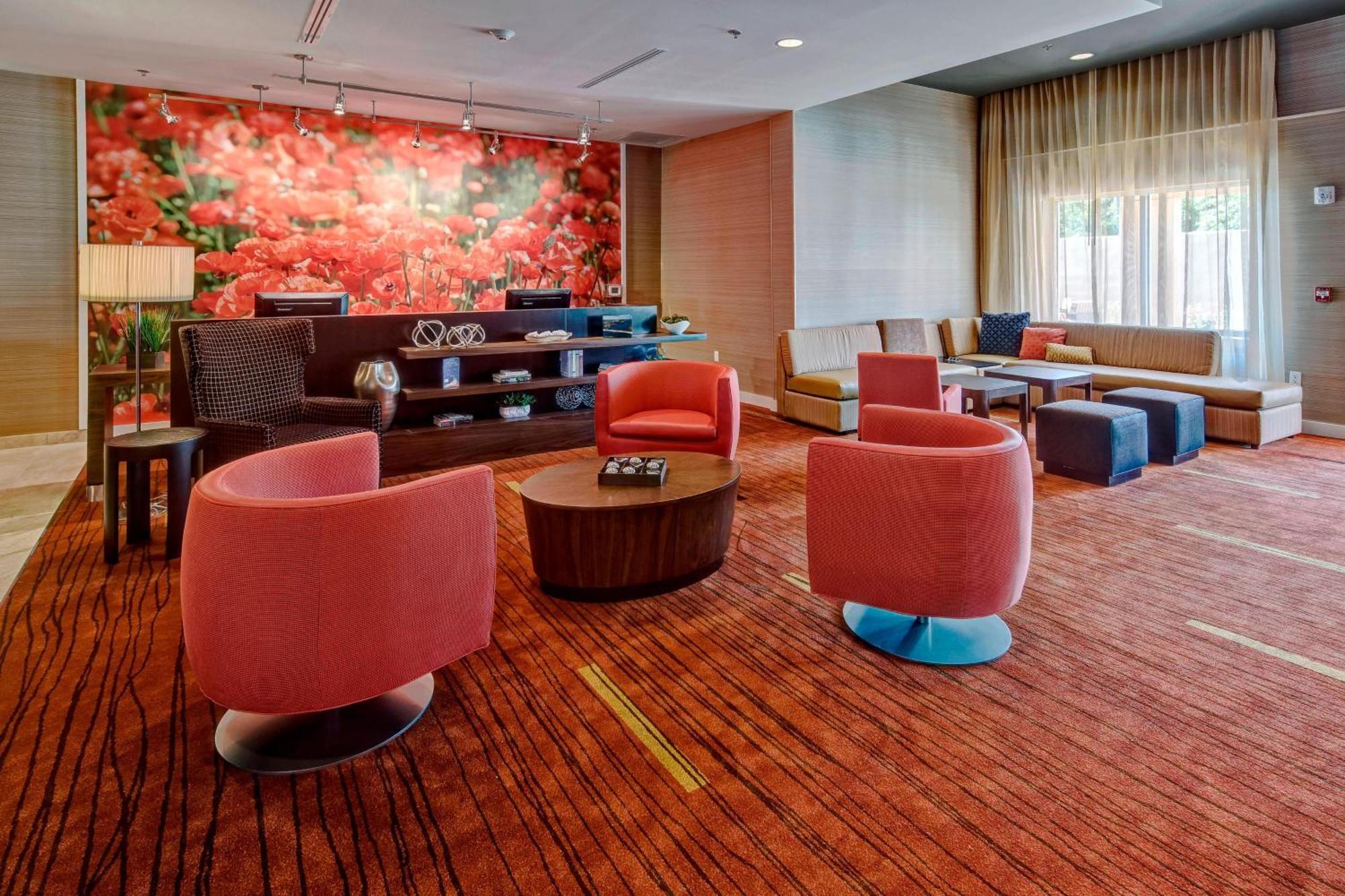 Courtyard By Marriott Long Island Hotel 3*